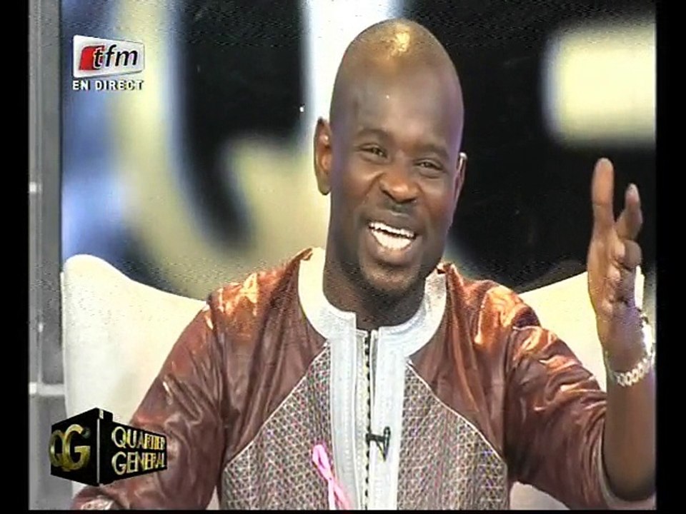 Regardez ce que Bouba Ndour fait à Alphie Ba en direct...