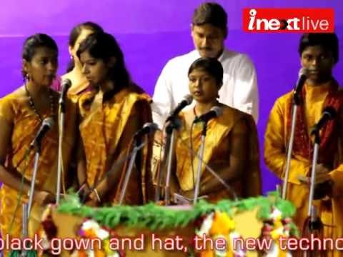 Dhoti-Kurta clad IIT BHU Engineers