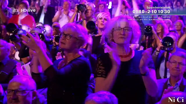 Andrea Berg - Ich werde lächeln, wenn du gehst & Hitmedley (Willkommen bei Carmen Nebel 2017)