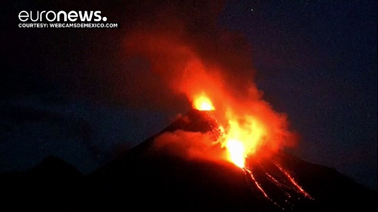 Vulkan Colima in Mexiko ausgebrochen