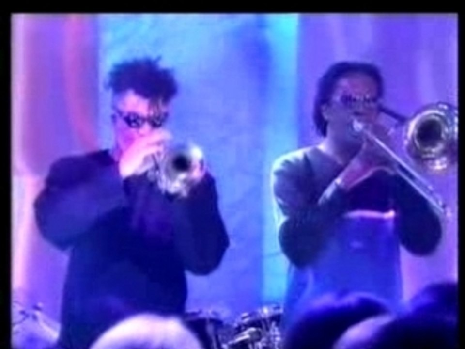 SHOLA AMA - YOU MIGHT NEED SOMEBODY (TOTP)