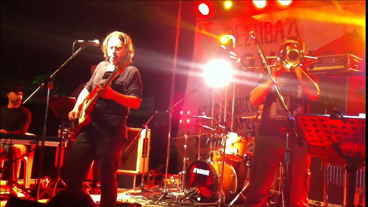 ΜΩΡΑ ΣΤΗ ΦΩΤΙΑ - ΣΚΥΛΙΣΙΑ ΜΕΡΑ