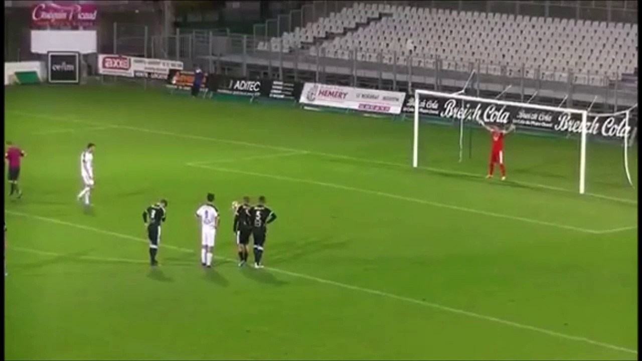 Ce gardien de foot est chanceux mais aussi très doué! 4 arrets de suite sur penalty