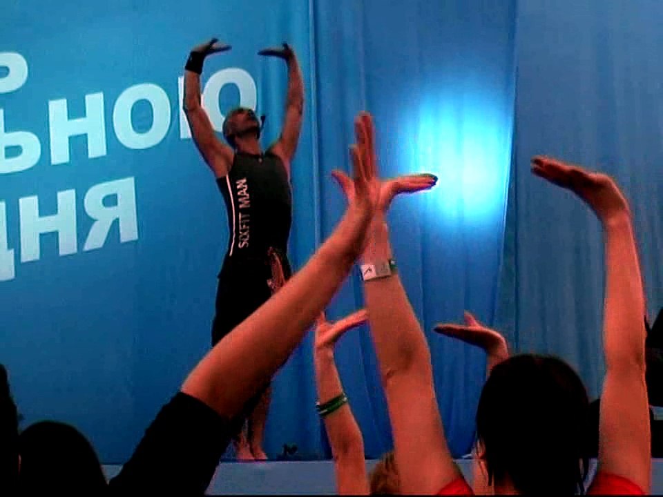 02. Julio Papi - Power Stretch