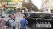 OFFICIAL VIDEO - FULL - Kim Kardashian attacked in Paris by Prankster, but there is security(360p)