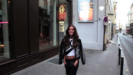 Izabel Goulart runs Paris: Warm-Up