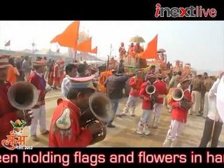 Spectacular Peshwai procession at Maha Kumbh 2013