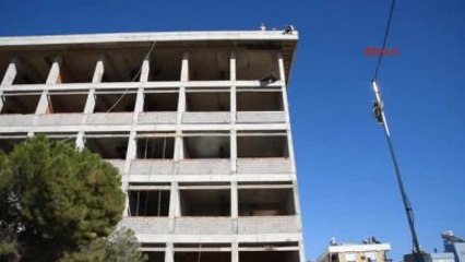 Antalya İşverenle Tartışınca Çatıya Çıktı