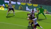 Diego Alves defende dois pênaltis diante do Atlético de Madri