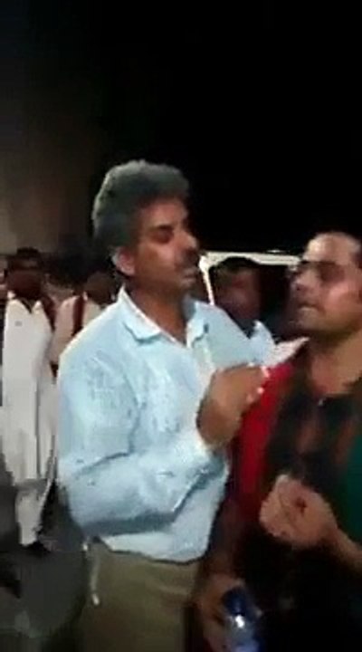 PTI supporters Making Fun Of Geo’s Reporter Ameen Hafiz interesting