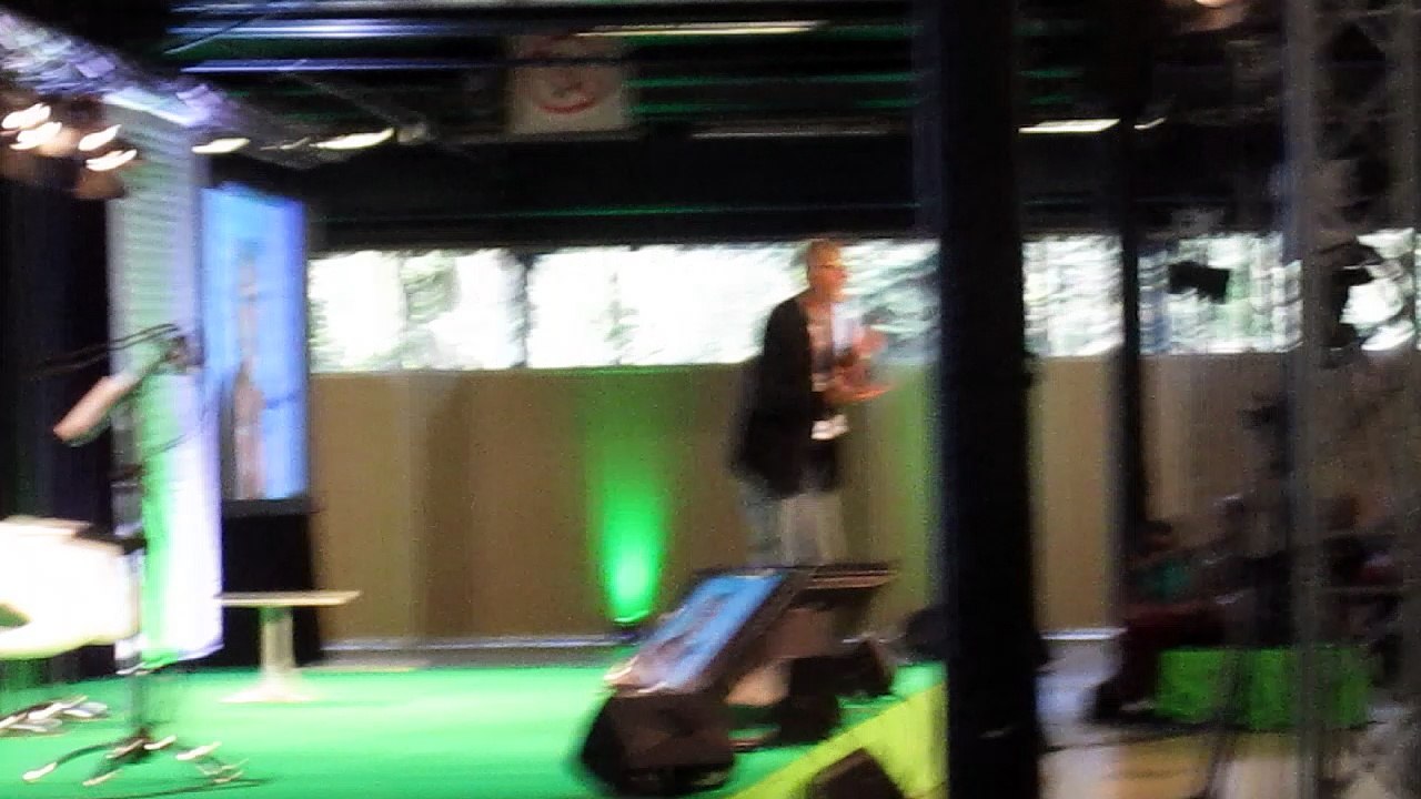 Fin de la conférence de Christian Vélot au Congrès de L'IPSN