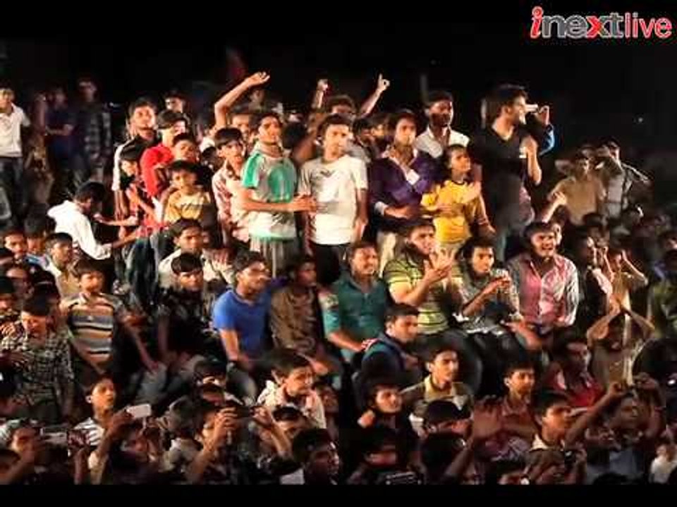 Aaj Kuch Toofani Karte Hain in Lucknow