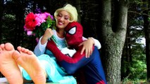 Dondurulmuş Elsa'nın Büyük Ayakları Örümcek Adam Maleficent Joker Pembe Spidergirl Candy Komik Süper Kahramanlar