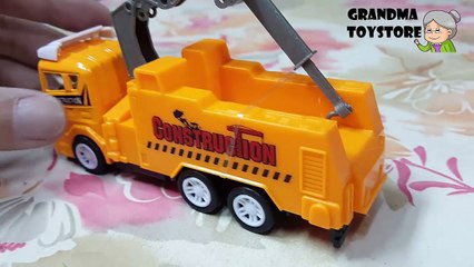 Unboxing TOYS Review/Demos - Tomica yellow metal die cast construction crane towe truck