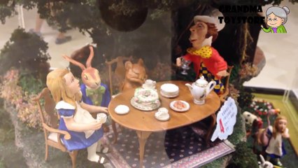 Unboxing TOYS Review/Demos - Alice in wonderland model toy set display