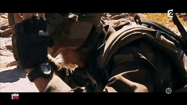 Un enfant soldat retrouvé vivant au milieu d'autres corps au Mali maitrisé par l'armée française - Regardez