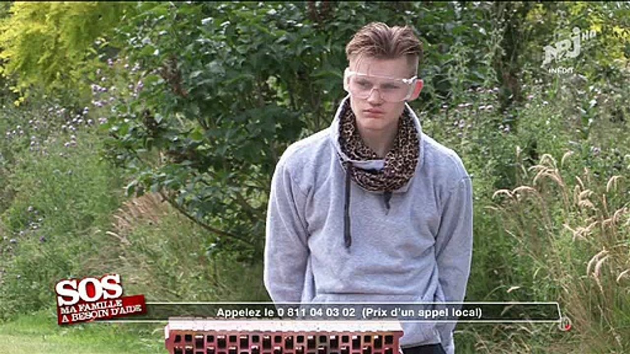 Une mère fond en larmes devant ses enfants et s'excuse pour ses erreurs sur NRJ12 - Regardez