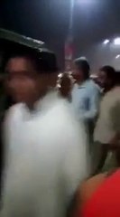PTI supporters teasing Geo’s reporter by asking how many people were there in Rally