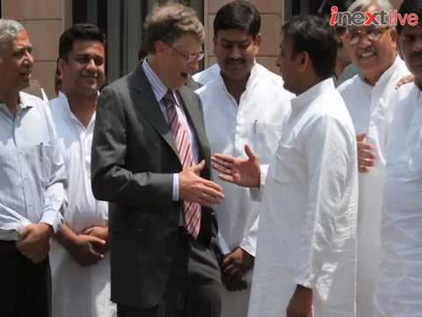⁣Bill Gates meets UP CM