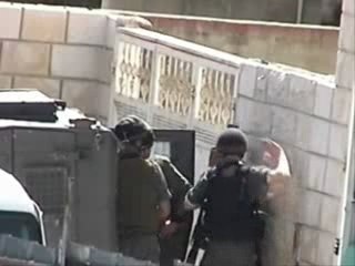 Etudiant Palestinien frappé par des soldats Israëliens