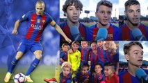Los niños de la cantera felicitan a Iniesta por sus 600 partidos con el primer equipo