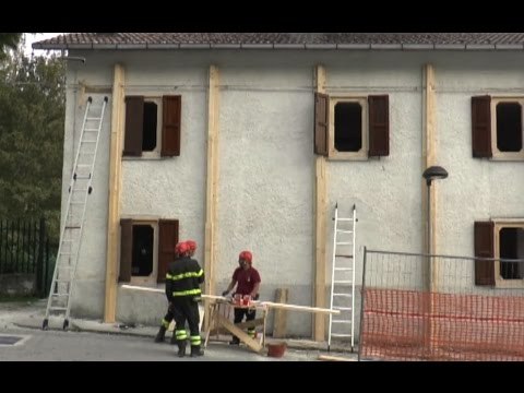 Arquata del Tronto (AP) - Terremoto, messa in sicurezza di un'abitazione (03.10.16)