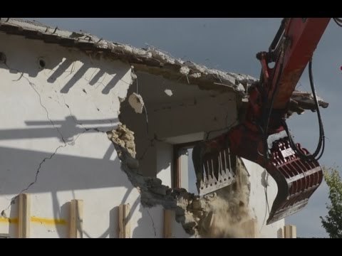Amatrice (RI) - Terremoto, lavori di demolizione e messa in sicurezza (29.09.16)