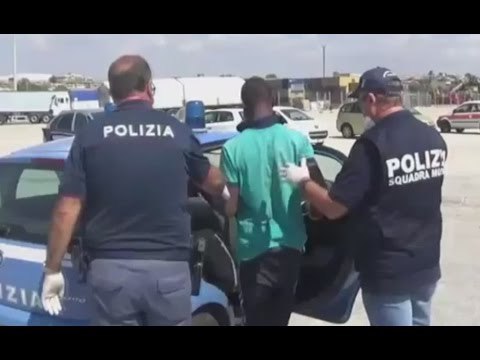 Pozzallo (RG) - Sbarcano altri 291 migranti, presi 4 scafisti (14.09.16)