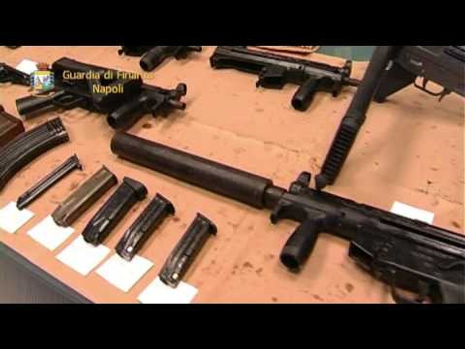 Melito (NA) - Guardia di Finanza di Napoli sequestra arsenale alla camorra (07.09.16)
