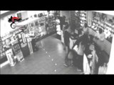 Napoli - Minorenne armato e mascherato rapina farmacia (03.09.16)
