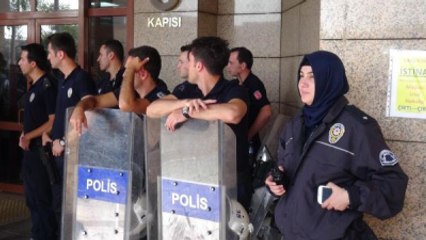 Başörtülü Kadın Komiser İlk Kez Görüntülendi