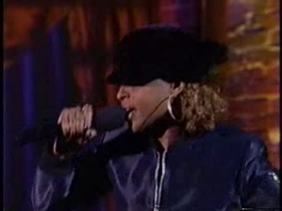 Mary J. Blige Performs "Be Happy"