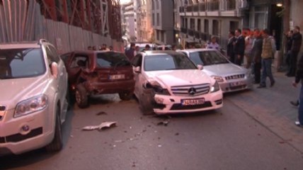 Polisten Kaçan Iraklılar Caddeyi Savaş Alanına Çevirdi