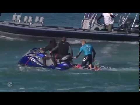 Mick Fanning attaquÃ© par un requin en finale du J Bay Open-Shark attack video