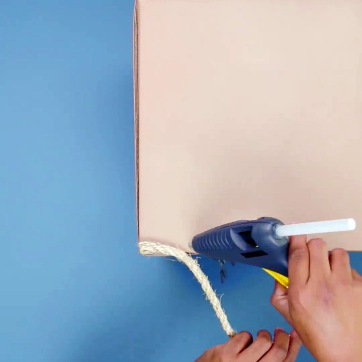 Elle transforme une boîte de carton banale en accessoire tendance que tout le monde aimerait avoir dans sa maison - Bricolages - Trucs et Bricolages