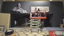 Les coulisses de l'exposition Coluche à l'Hôtel de Ville