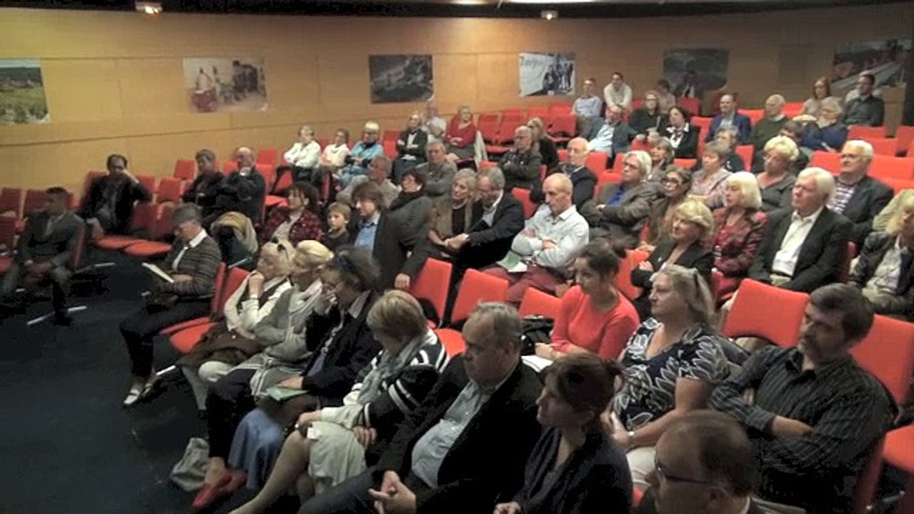 Munnich dénonce à Auxerre les faux prophètes et les avions renifleurs de la génétique