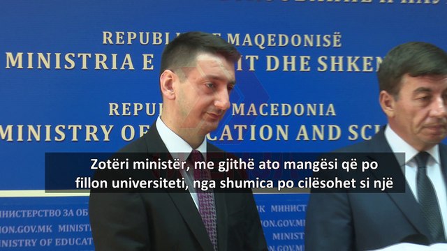 Ministri i Arsimit pyetet për dorëheqjen, flet për suksesin!
