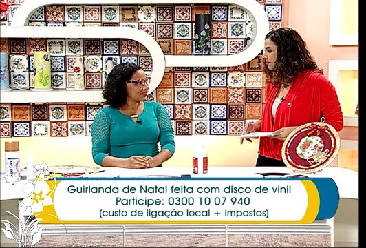 Guirlanda de Natal feita com disco de vinil