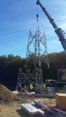 La construction d'un pylône électrique à Saint-Géraud-de-Corps