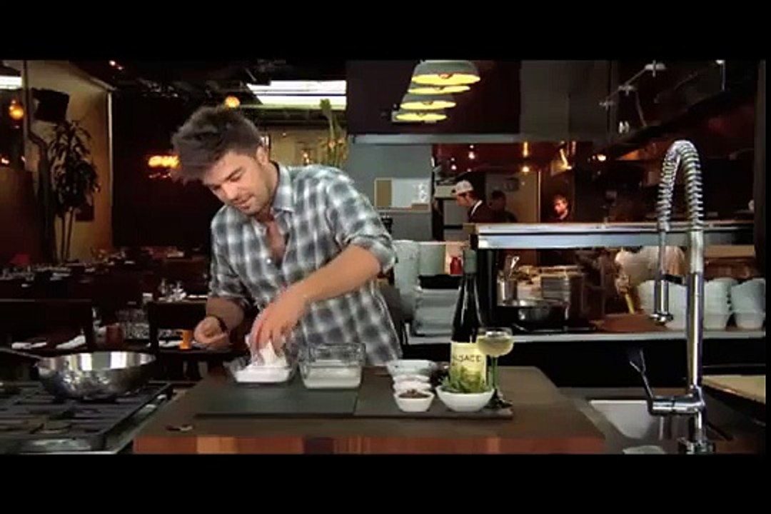 Cuisine à la française : calmars frits et sauce ravigote