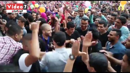 جامعة القاهرة تستقبل الطلاب بالرقص الشعبى