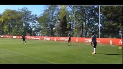 Benjamin Mendy défie Falcao à l'entraînement