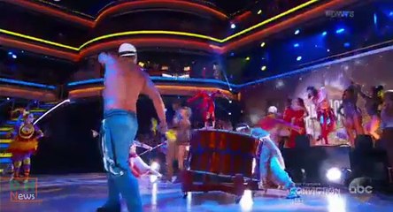 Intro & Stars' entry - Week 4 - Season 23 - Dancing with the Stars