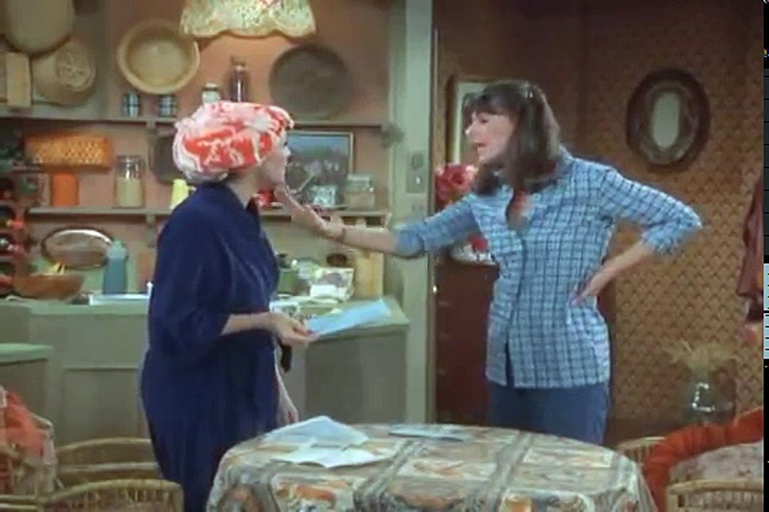 RHODA S03E24 To Vegas with Love