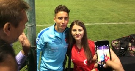 Taraftarlar Emre Mor'a Yoğun İlgi Gösterdi