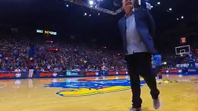 Panier de basket du milieu du terrain à 10000$ pour la 2ème fois en 1 an !