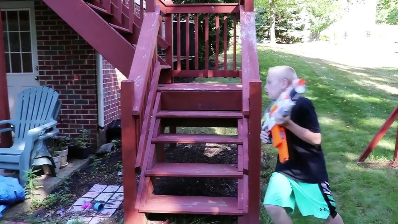 Nerf War- Babysitter 2