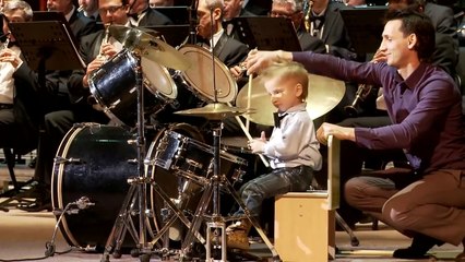 Personne ne s'attendait à ce qu'allait faire ce jeune prodige de 3 ans sur scène