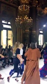 Stella McCartney, Gigi Hadid, Sara Sampaio...La Fashion Week de Paris du 3 octobre 2016